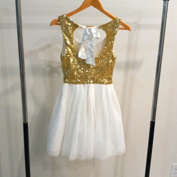 ~ B.Darlin white and gold cute dress ~ size 5/6 ~ - Picture 2 of 3